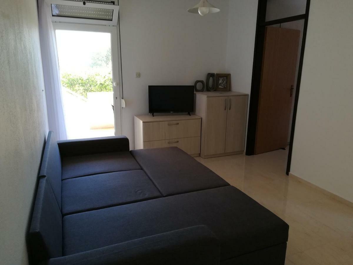 Apartmani Matela Petrcane Esterno foto