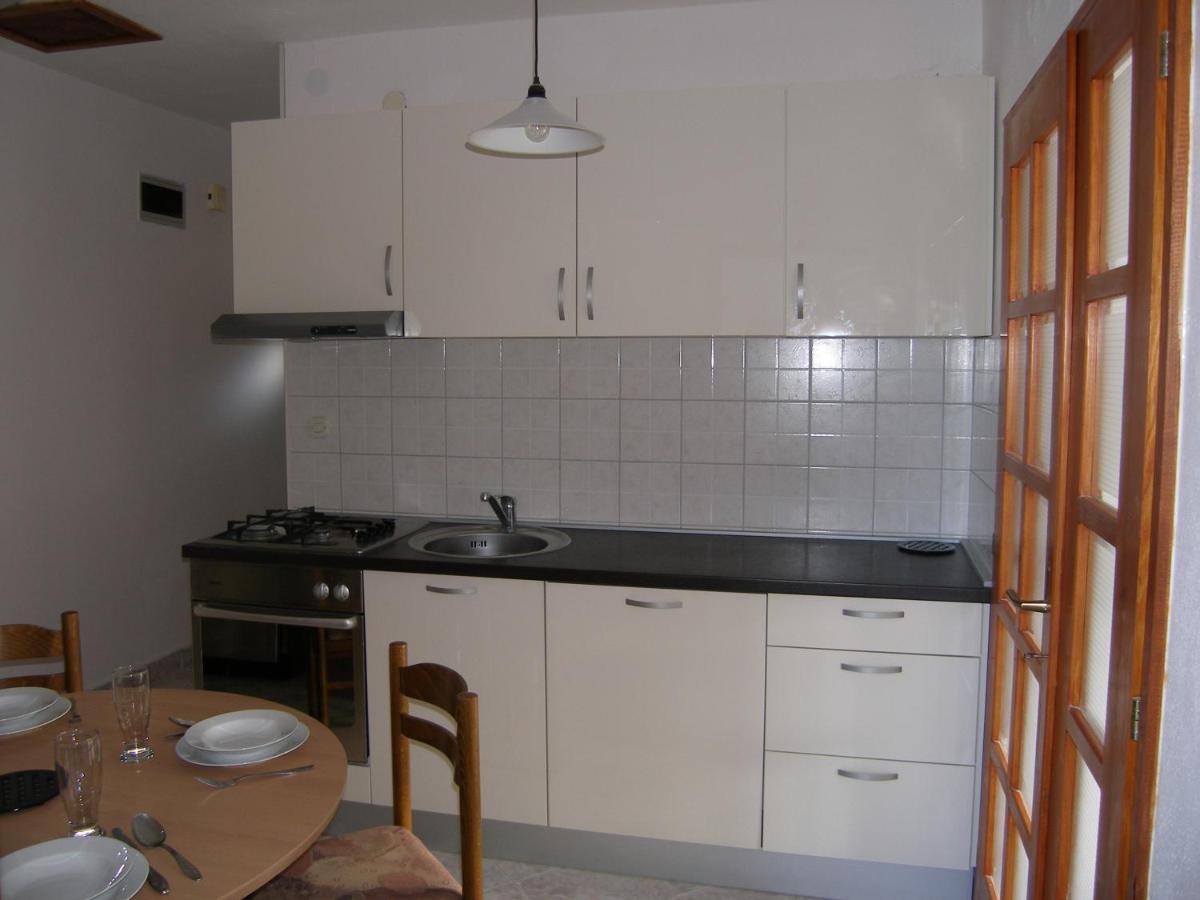 Apartmani Matela Petrcane Esterno foto