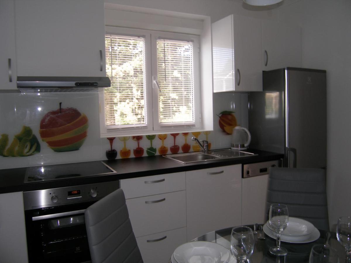 Apartmani Matela Petrcane Esterno foto