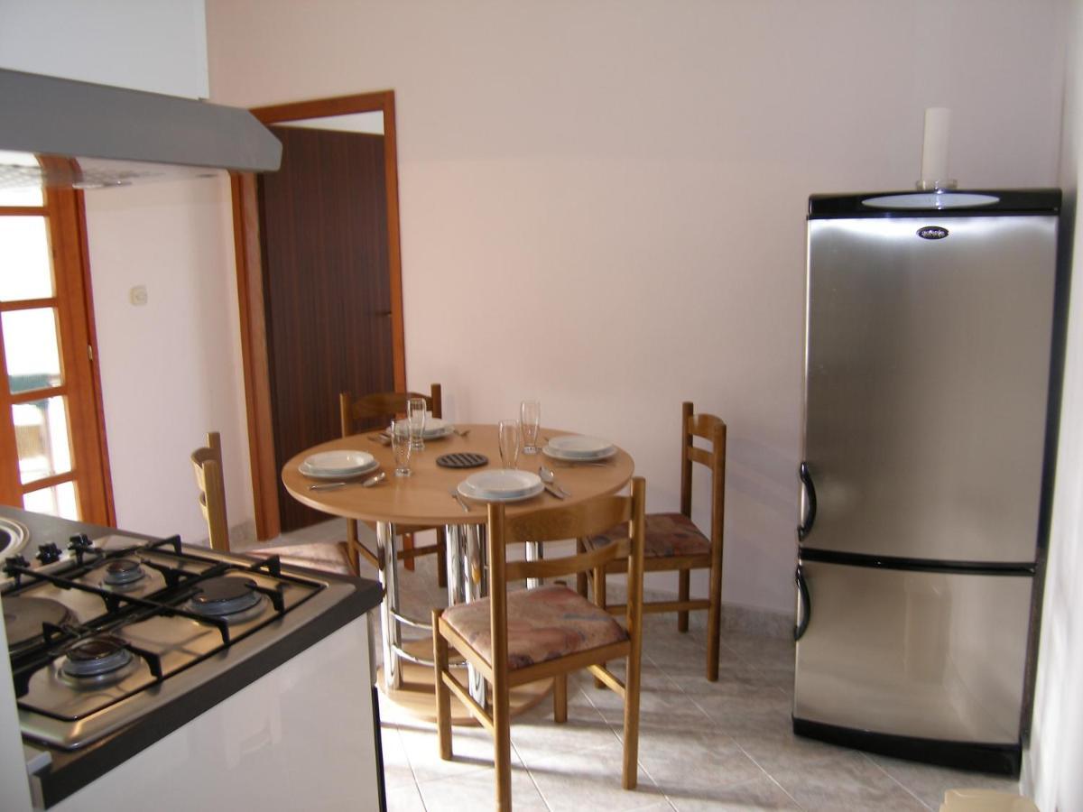 Apartmani Matela Petrcane Esterno foto